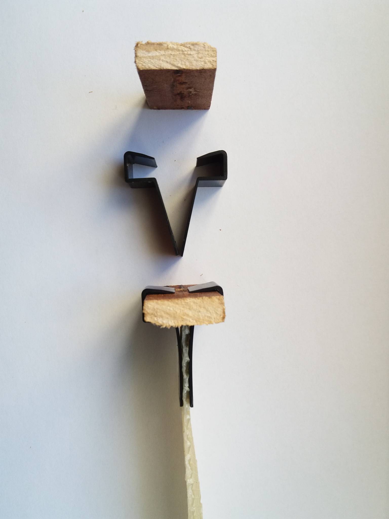 Der CLIP für die Mittelwand (VPE 8 Stück)